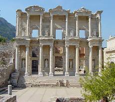 Efeson kirjaston julkisivu