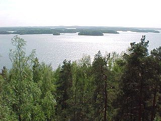 Jrvet, joet ja meri olivat muinaisille suomalaisille trkeimpi liikennevyli. 
Nykyisenkaltaisia teit ei ollut.